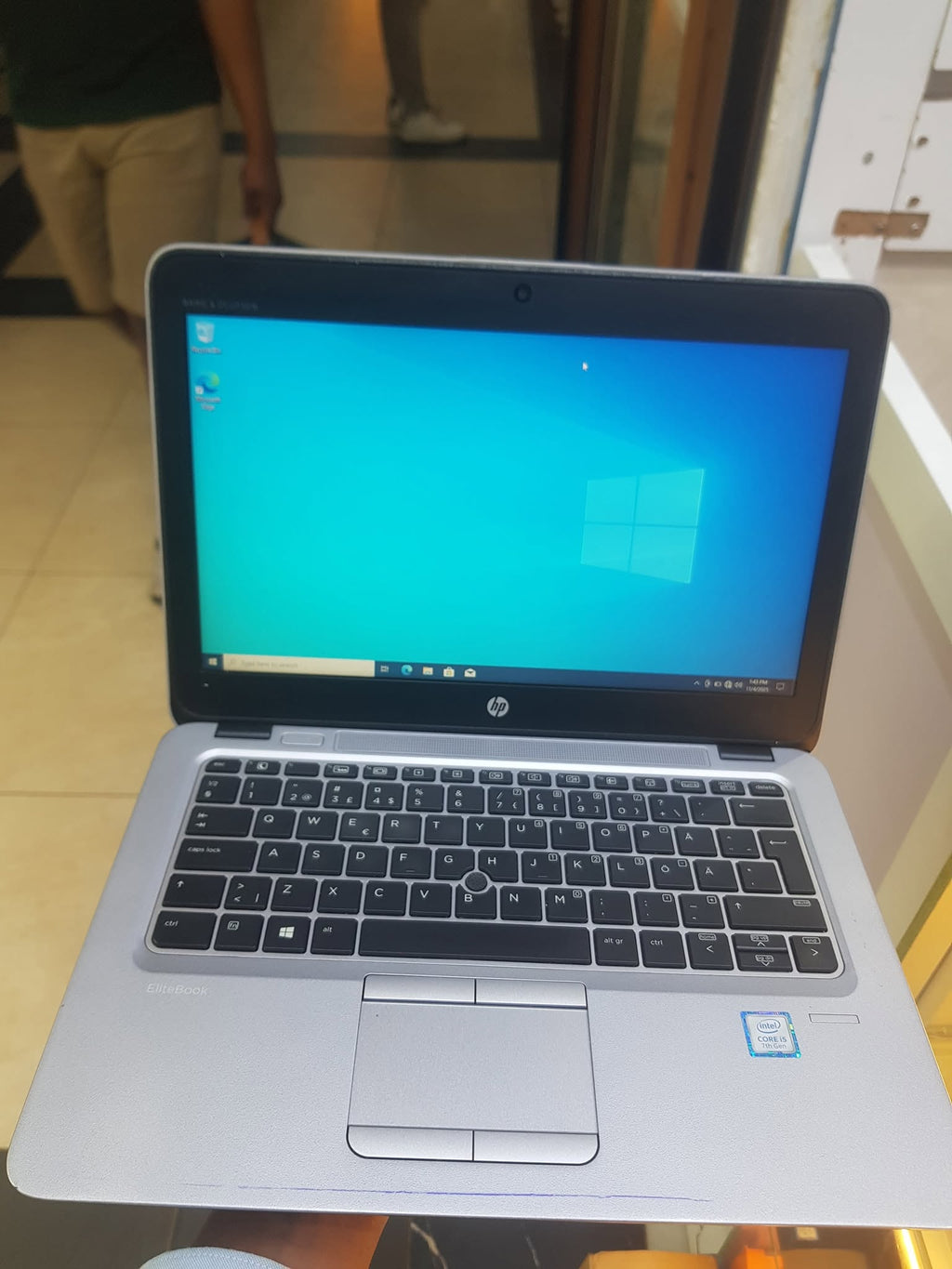 HP EliteBook 820 G3 – Core i5, 8GB RAM, 256GB SSD