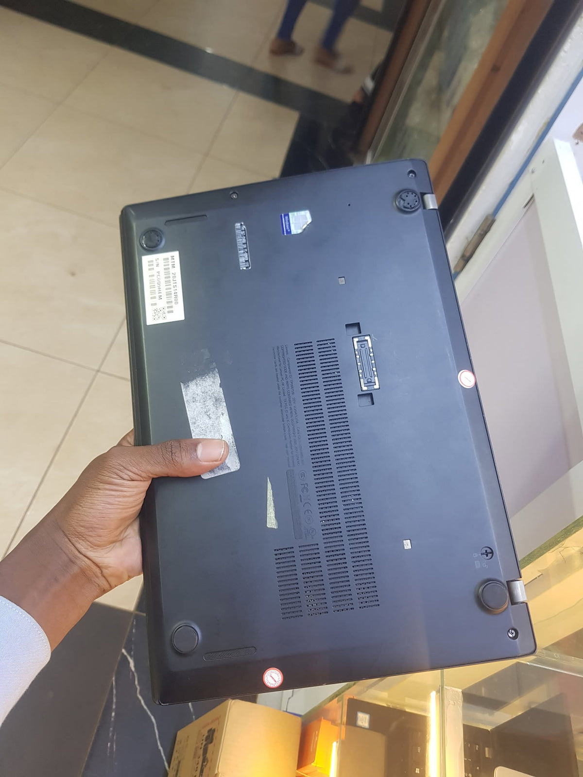 Lenovo ThinkPad T470s – Core i5, 8GB RAM, 256GB SSD