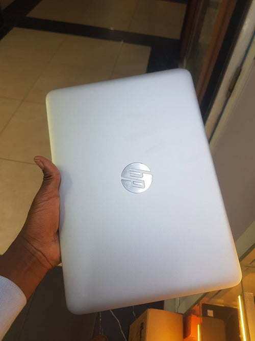 HP EliteBook 820 G3 – Core i5, 8GB RAM, 256GB SSD