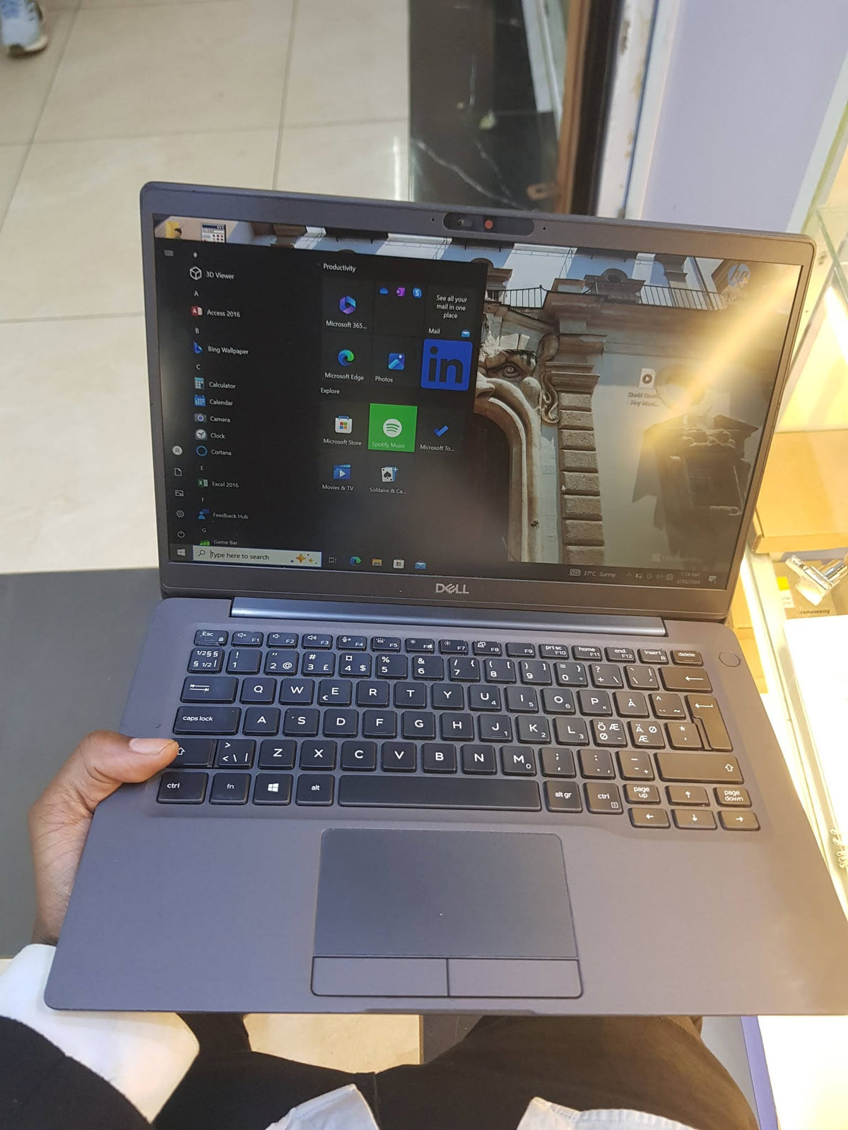 Dell Latitude 7400 – Core i5 8th Gen, 8GB RAM, 256GB SSD