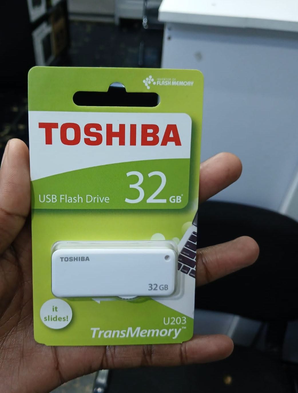 Toshiba TransMemory U203 32GB USB Flash Drive